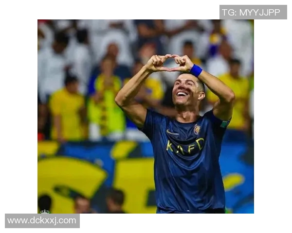 C罗化身乞丐街头求生引热议网友纷纷感叹超级球星的人性化一面